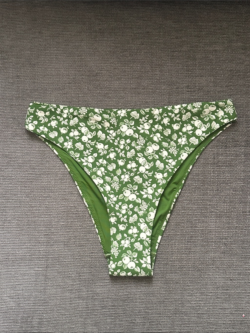 París Atelier & Other Stories Green Fruit-Print Bikini Bottom